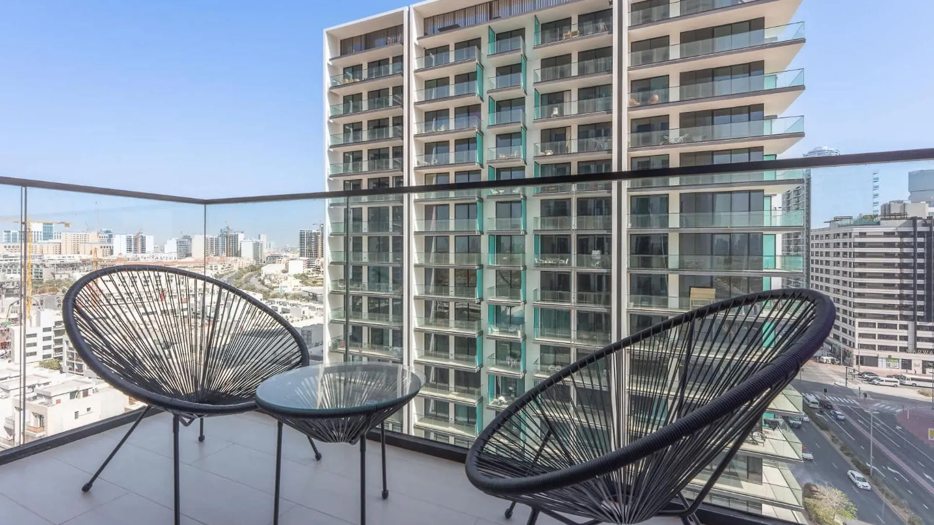 Gorgeous 1 Bedroom In Binghatti House And Sleeps 4 迪拜 公寓