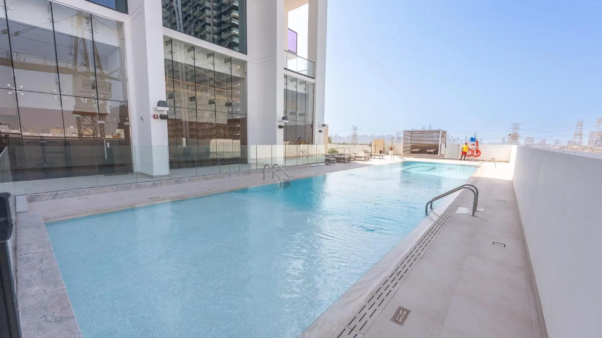 Gorgeous 1 Bedroom In Binghatti House And Sleeps 4 迪拜 公寓