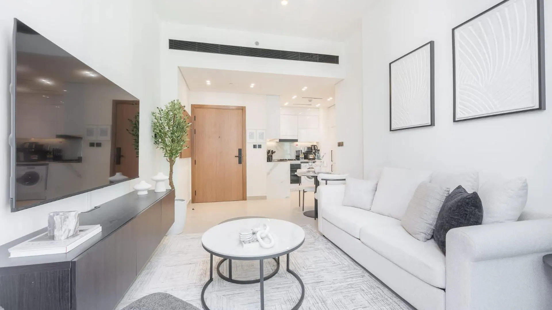 Gorgeous 1 Bedroom In Binghatti House And Sleeps 4 迪拜 公寓