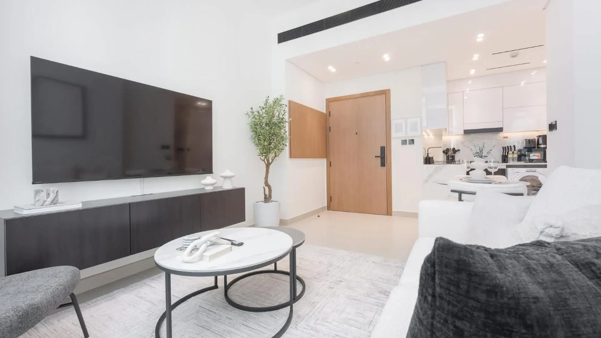Gorgeous 1 Bedroom In Binghatti House And Sleeps 4 Dubai