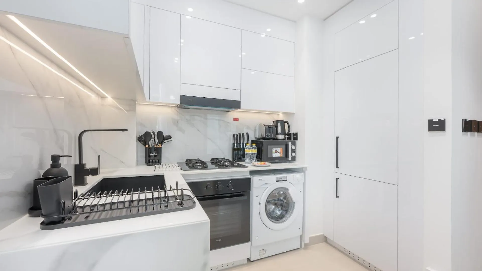 Gorgeous 1 Bedroom In Binghatti House And Sleeps 4 Dubai United Arab Emirates